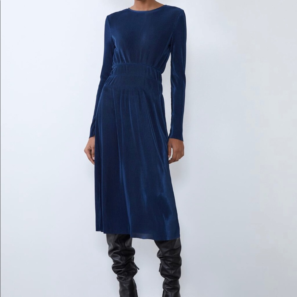 🏷Final Price/Chance. Zara Pleated Dress